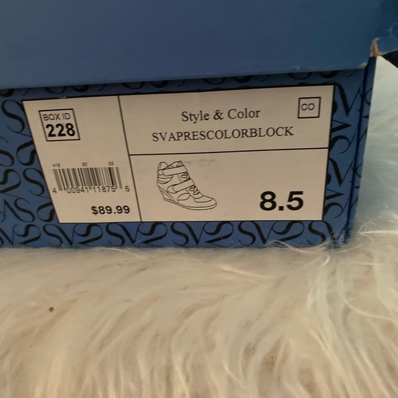 Shoes women size 8.5 - Picture 2 of 4